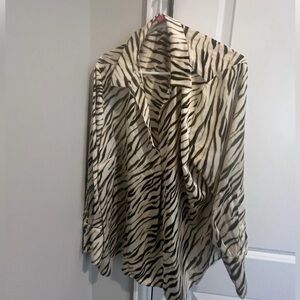 Vince Camuto Zebra Satin Blouse In Rich Spruce - 2x